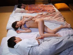 Anh xã đưa bồ trẻ về ăn vụng tại nhà mà bà xã không hề hay biết