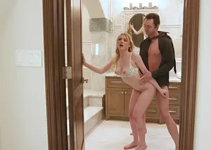 Con đĩ không muốn cởi giày cao gót - sex giày