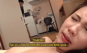 Nữ cảnh sát đã cứu sống cô và biểu cảm của cô vô cùng phấn khích. Cô ấy ủng hộ sex xe hơi cho đến 300 nữa